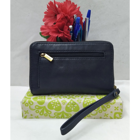 Fossil Black Leather Zip Arpimd Credit Card Wristlet - Wallet - Picture 2 of 15